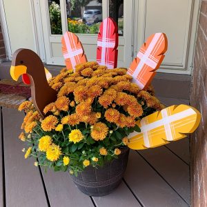 DIY Wooden Turkey Planter Kit - Perfect for Thanksgiving & Harvest Decor, Handcrafted Garden Accent, Ideal Gift for Home & Outdoor Festivities