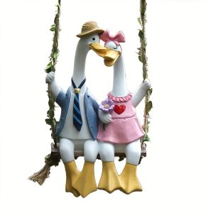 1pc Couple Duck Swing Garden Statues Outdoor Fence Decor Cute Resin Ducks Figurine Funny Goose Lovers Sculpture For Home Office Patio Lawn Yard Ornaments