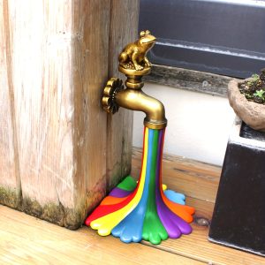 1pc Garden Faucet Statue, Rainbow Water Fun Frog Statue, Faucet Figurine Resin Garden Animal Sculpture, Patio Lawn Garden Tabletop Decoration, Garden Statue Outdoor Decoration, Resin Sculpture Decor, Housewarming Gift