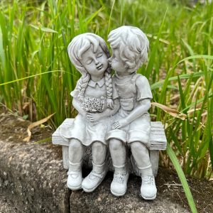 1pc Boy Girl Couple Statue Outdoor Garden Ornament Courtyard Outdoor Decoration Resin Crafts Decoration, Garden Decor