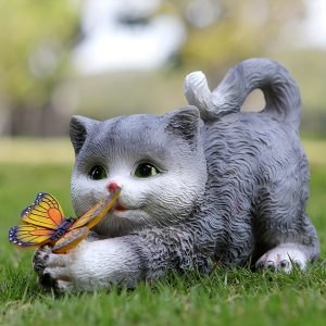 1pc Solar-Powered Grey Cat Outdoor Statue, Charming Garden Decor, Unique Resin Sculpture, Eye-Catching Courtyard Ornament With Butterfly, Weather-Resistant, Classic Style